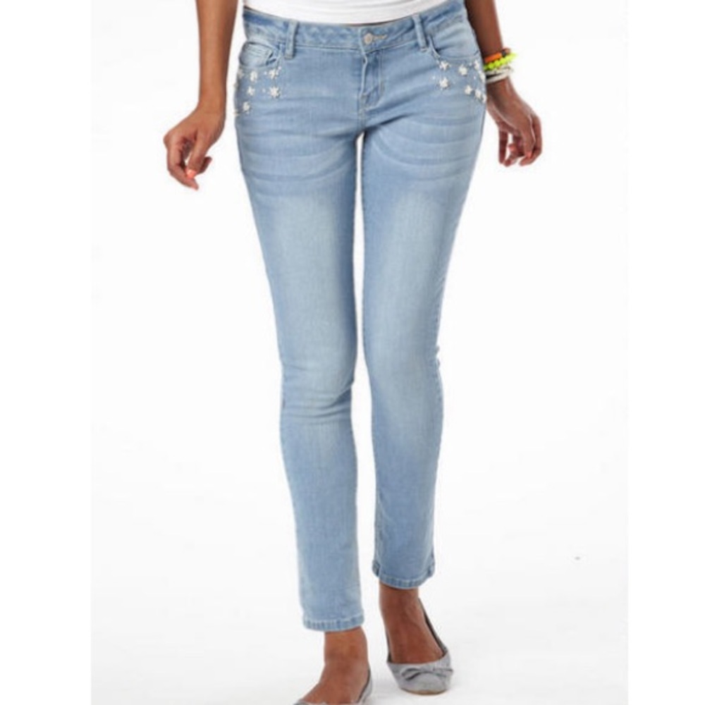 Pearl Embellished DELIA*s Jegging. Now Only $20!